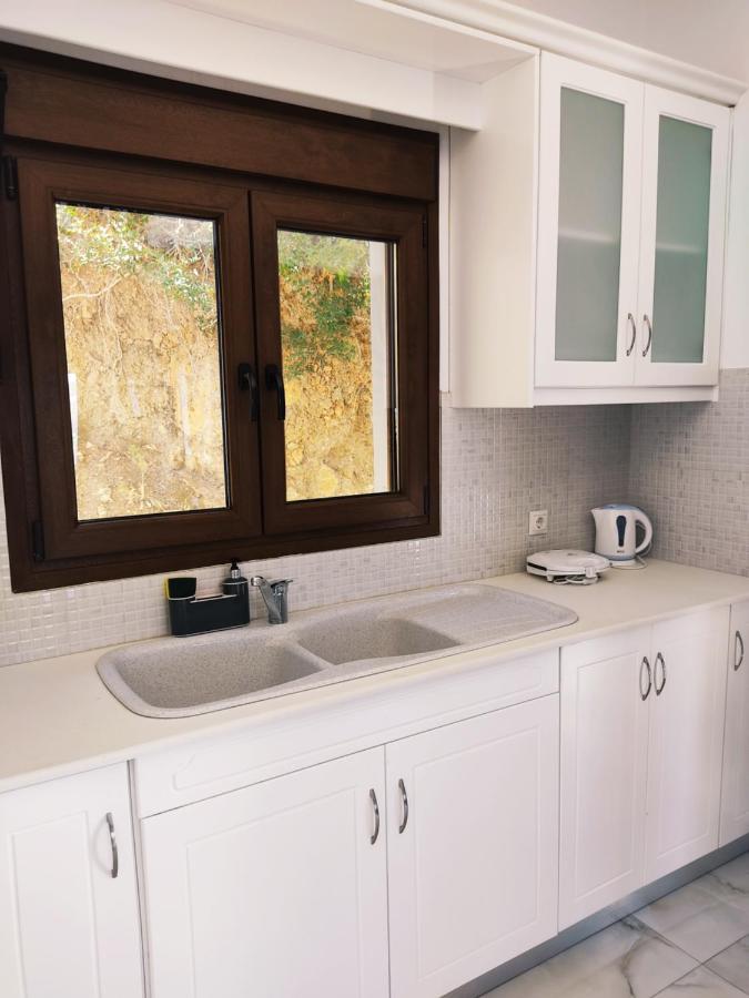 Via Ferrata House Apartment Myrties Екстериор снимка