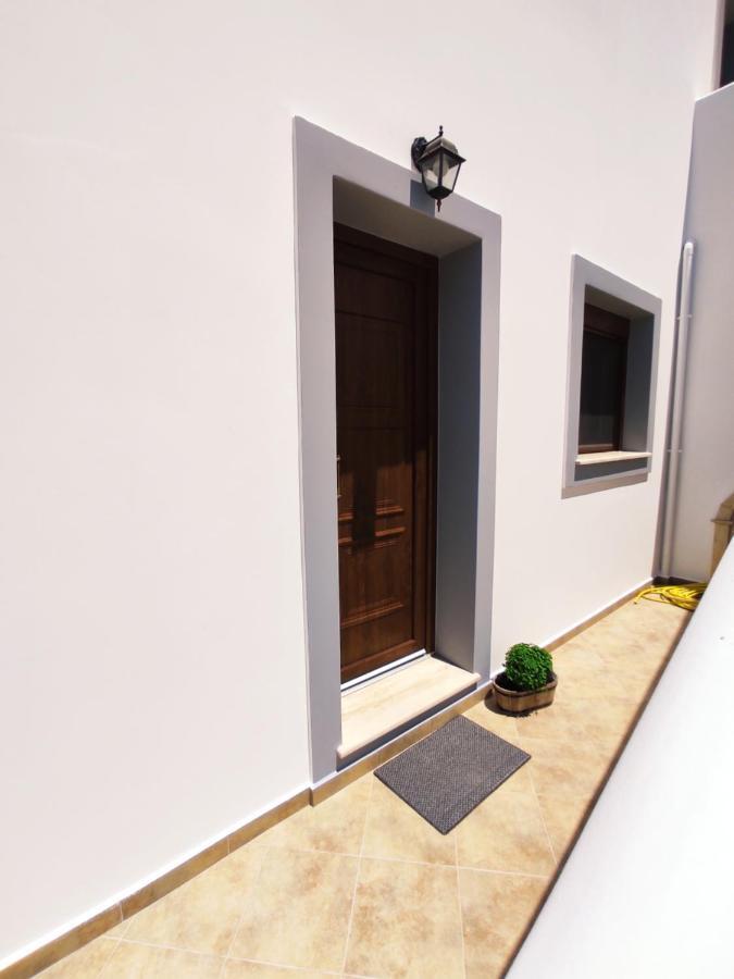 Via Ferrata House Apartment Myrties Екстериор снимка